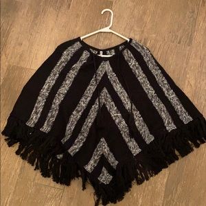 Leo & Nicole Black & Gray Poncho